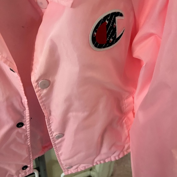 Pink women’s small crop CHAMPION jacket. Worn once. Matching beanie hat. - Picture 4 of 6